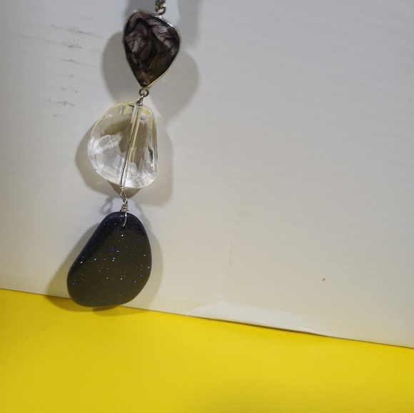 Elegant Silver and Navy Blue Pendant Necklace NWOT - Picture 3 of 7